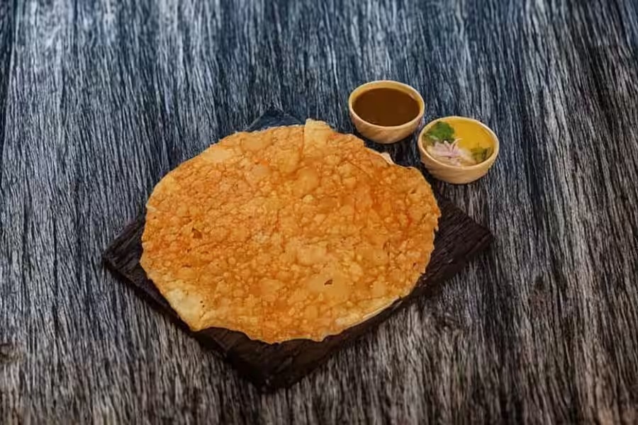 Tadka Dal Pakwan